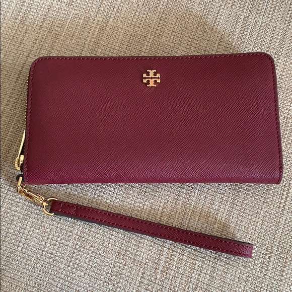 Tory Burch Bags Tory Burch Emerson Wristlet Zip Continental
